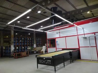 Iluminação linear sobre linha de produção — SM Elétrica Indaiá
